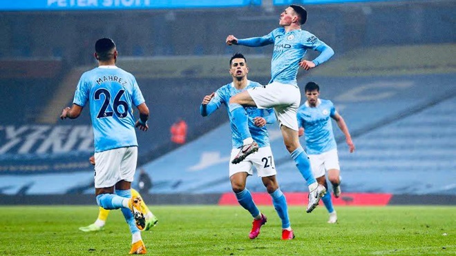 Foden giúp Ctiy áp sát M U và Liverpool