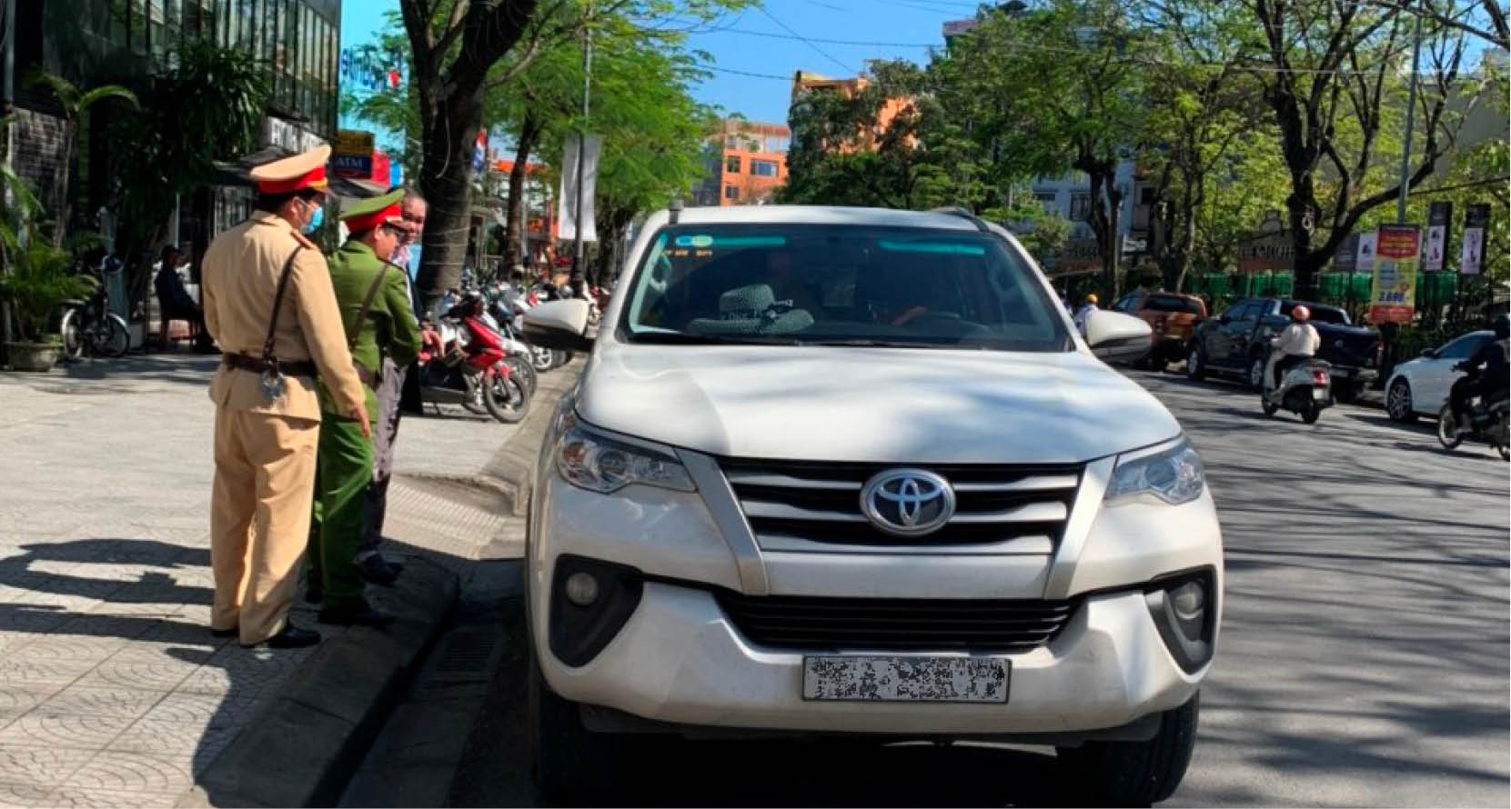 Vài suy nghĩ về “xe ké”