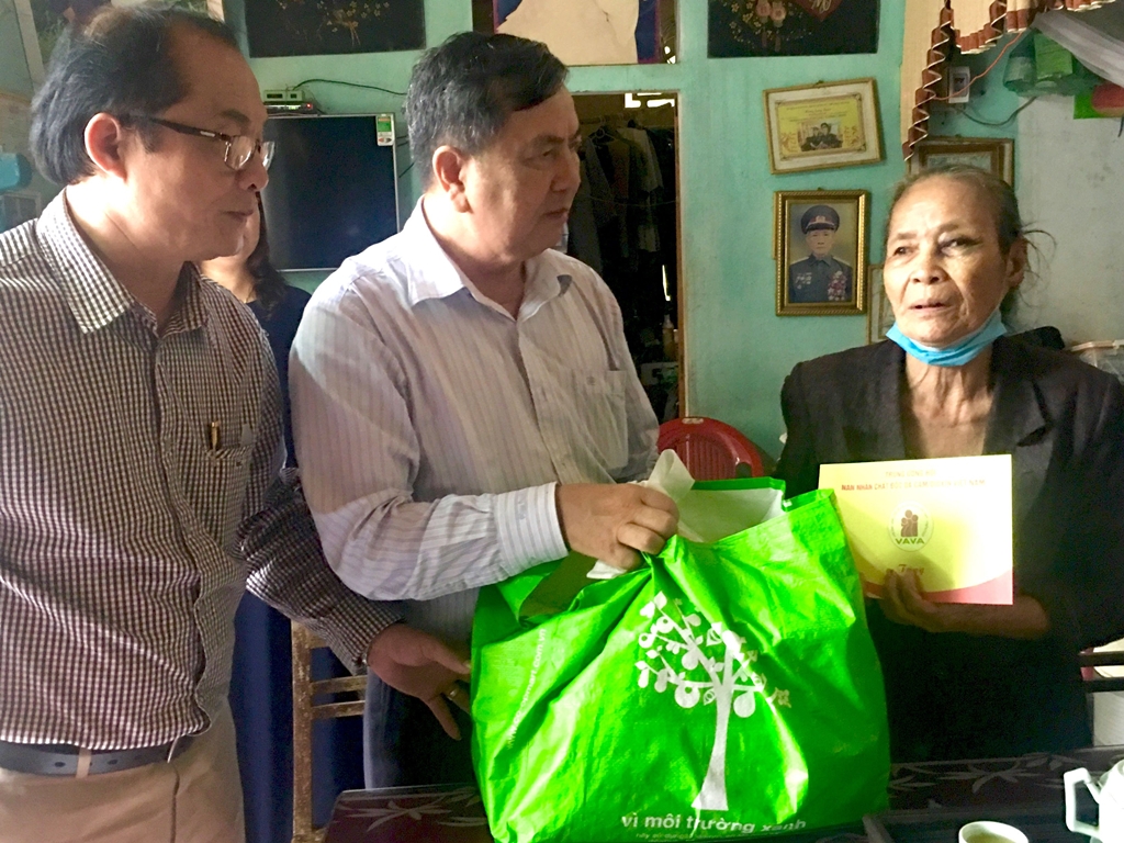 Tiếp tục kêu gọi toàn xã hội trợ giúp nạn nhân nhiễm chất độc da cam dioxin