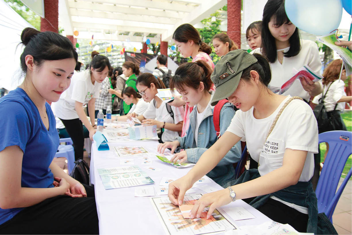 Hỗ trợ cộng đồng là nhiệm vụ quan trọng của Trường ĐH Y - Dược