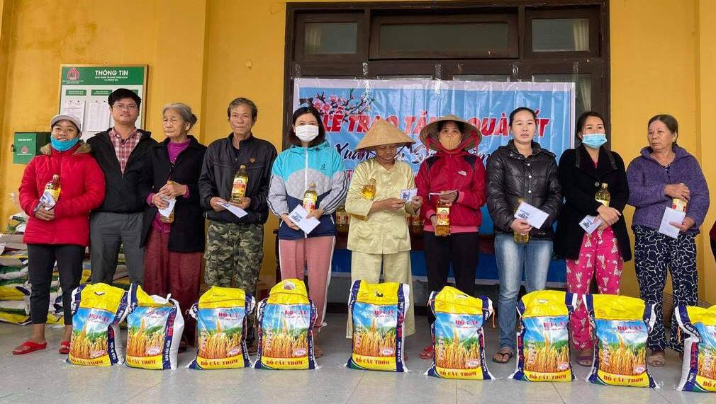 Hơn 200 suất quà tết hỗ trợ người nghèo Phong Điền