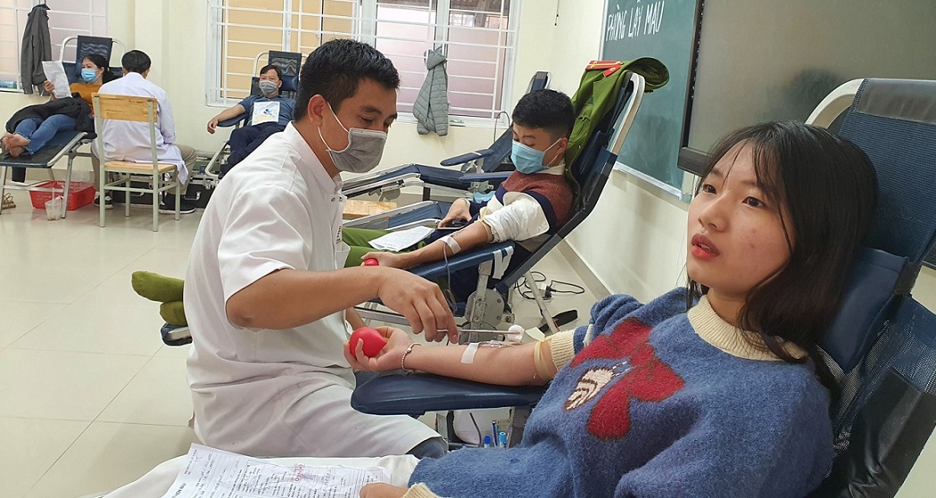 500 người đăng ký hiến máu hưởng ứng ngày “Chủ nhật đỏ”