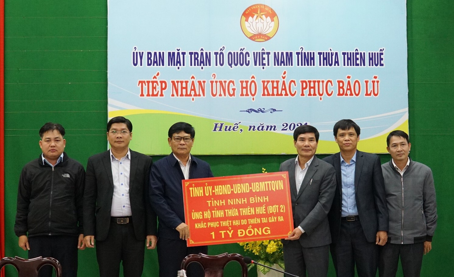 Tỉnh Ninh Bình ủng hộ Thừa Thiên Huế 1 tỷ đồng khắc phục hậu quả thiên tai