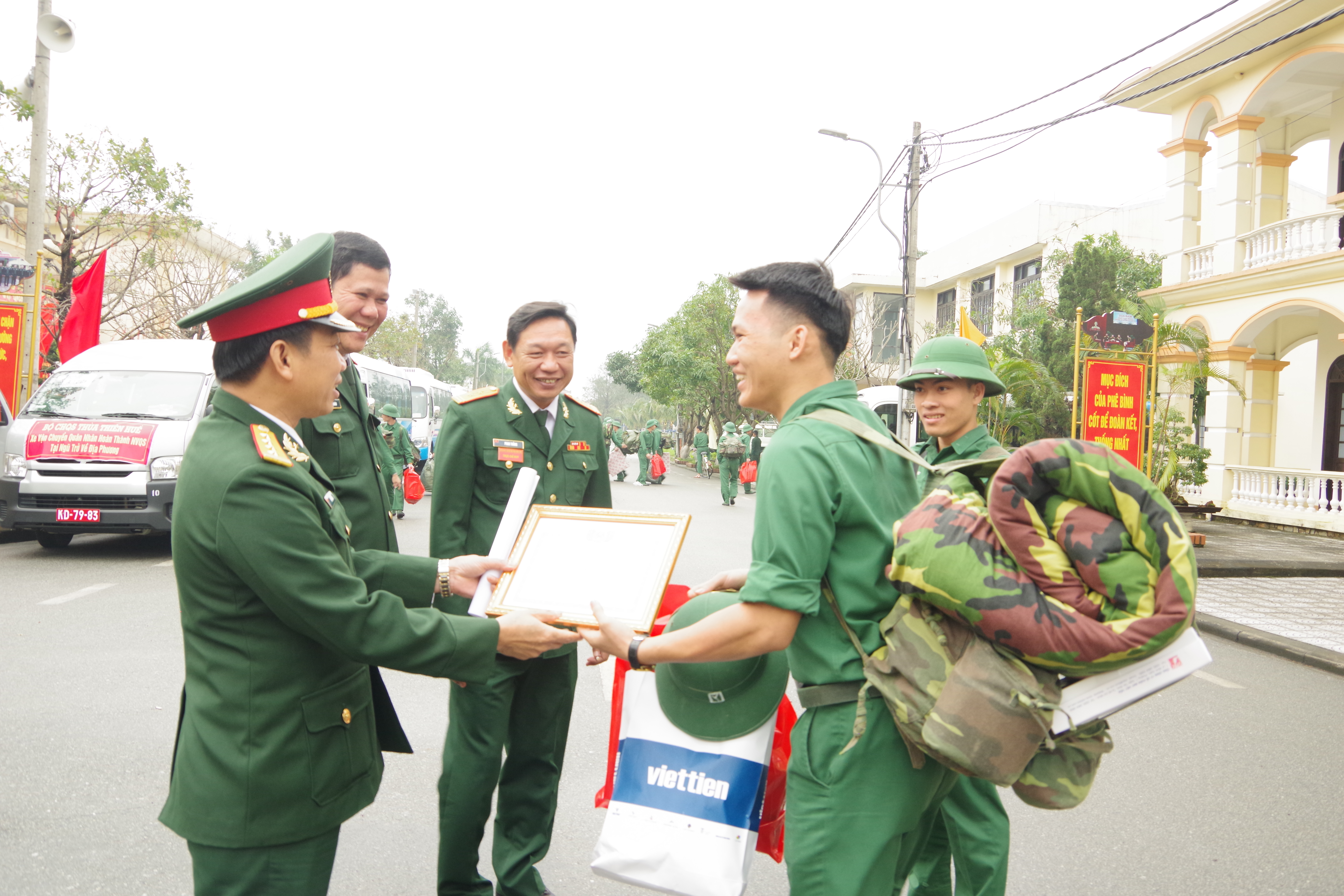 286 quân nhân hoàn thành nhiệm vụ quân sự