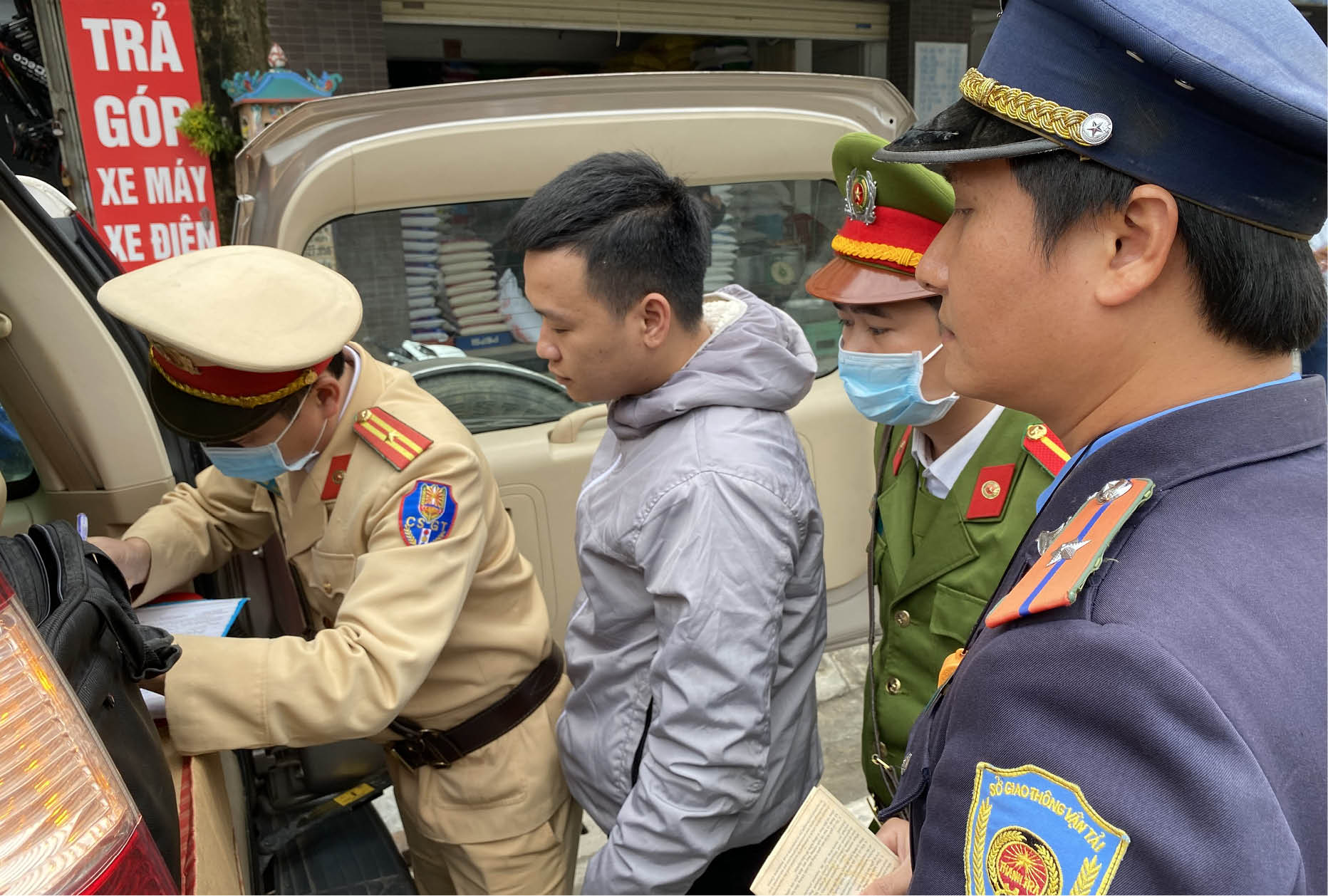 Triển khai giải pháp ngăn chặn tình trạng “xe dù , xe ké