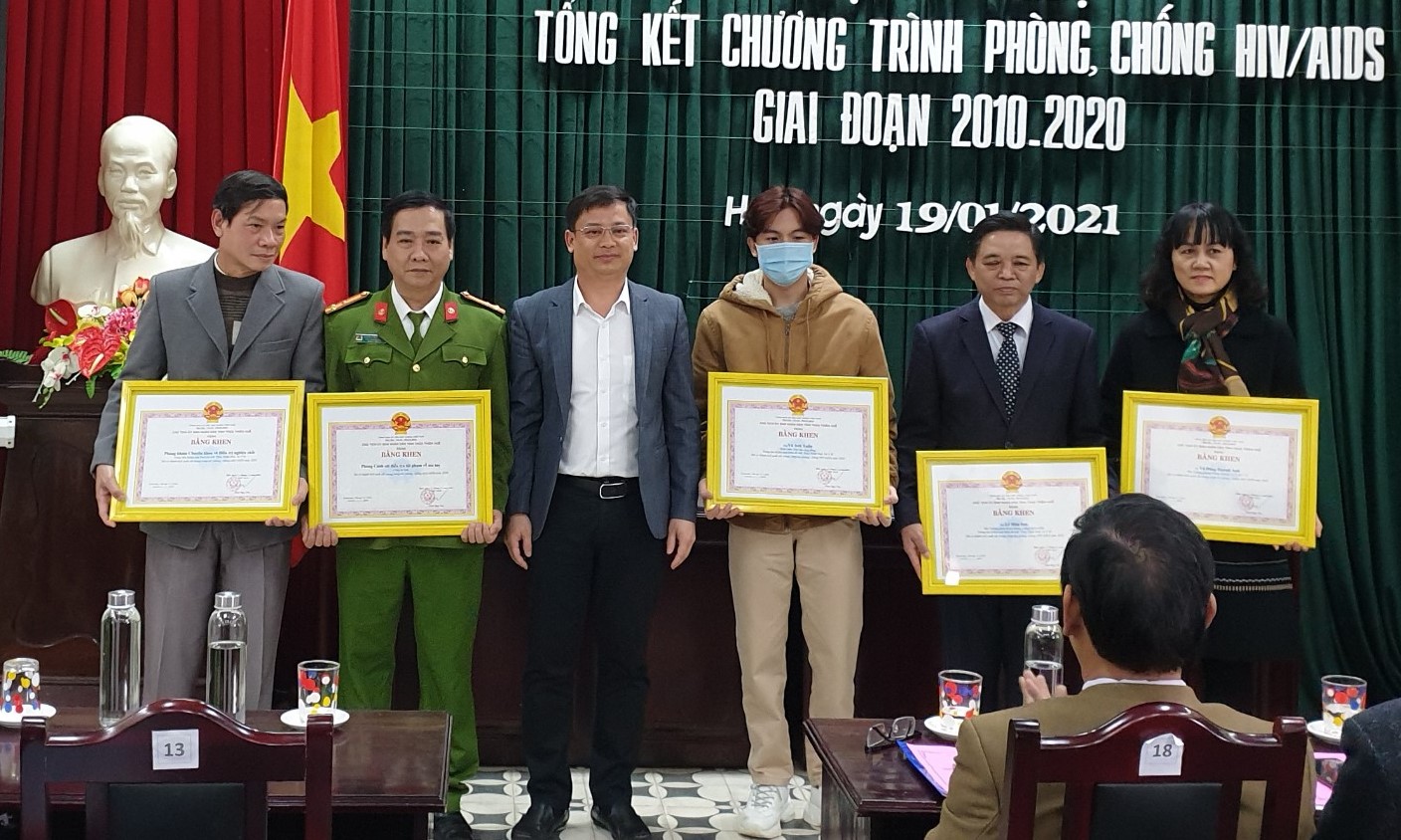 Người nhiễm HIV ngày càng trẻ hóa