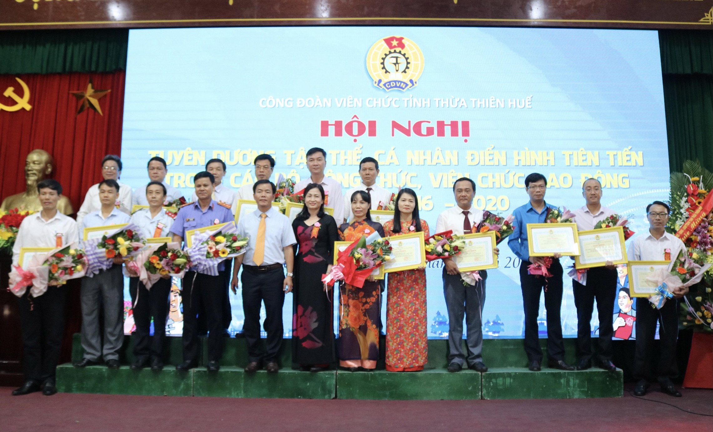 Triển khai sâu rộng phong trào thi đua yêu nước trong cán bộ, công chức, viên chức