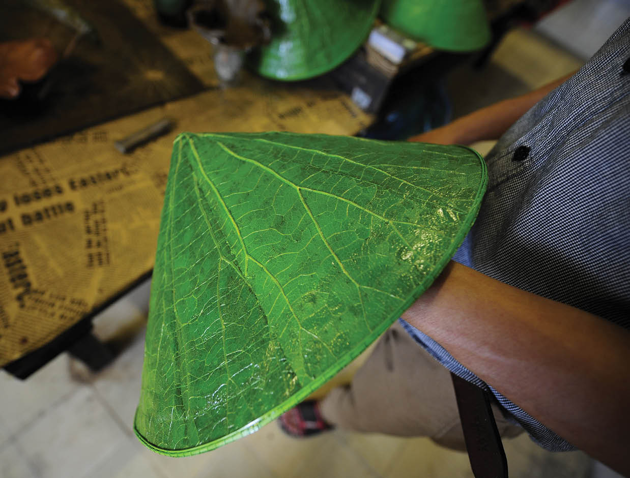 Hue handicrafts will be beautiful  portable