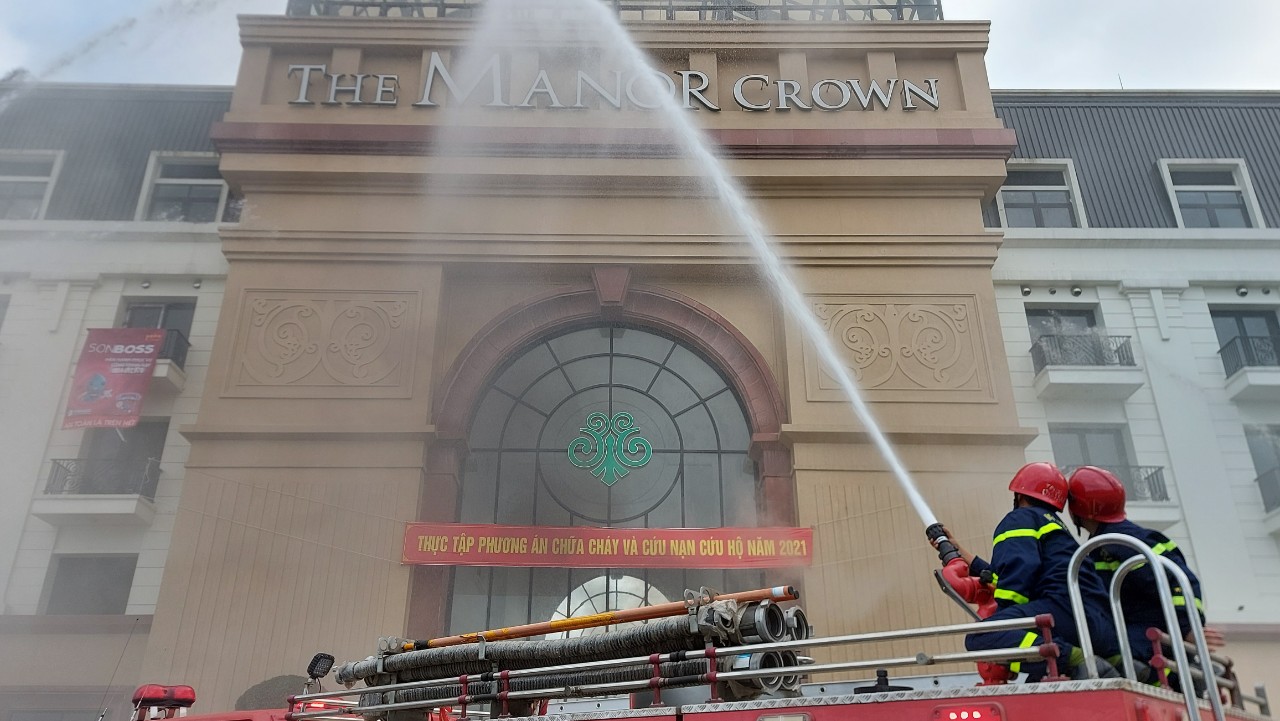 Diễn tập phòng chống cháy nổ tại Khu phức hợp The Manor Crown
