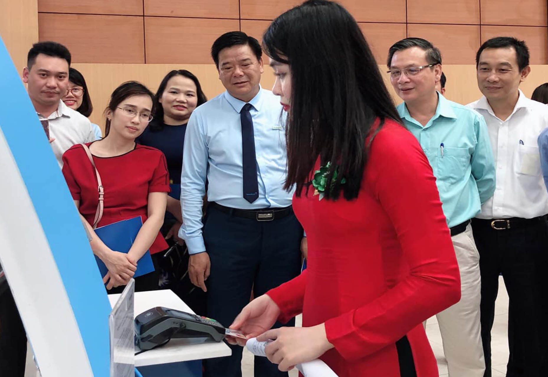 Chính quyền điện tử Giảm giấy tờ, thời gian, chi phí