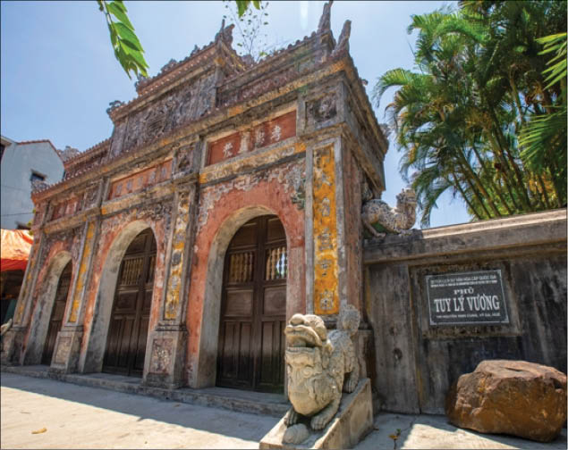 Visiting the residence of a “prince of poetry”