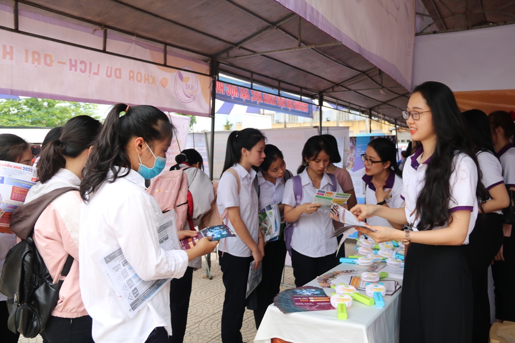 Vi phạm quy định về tuyển sinh có thể bị phạt tới 100 triệu đồng