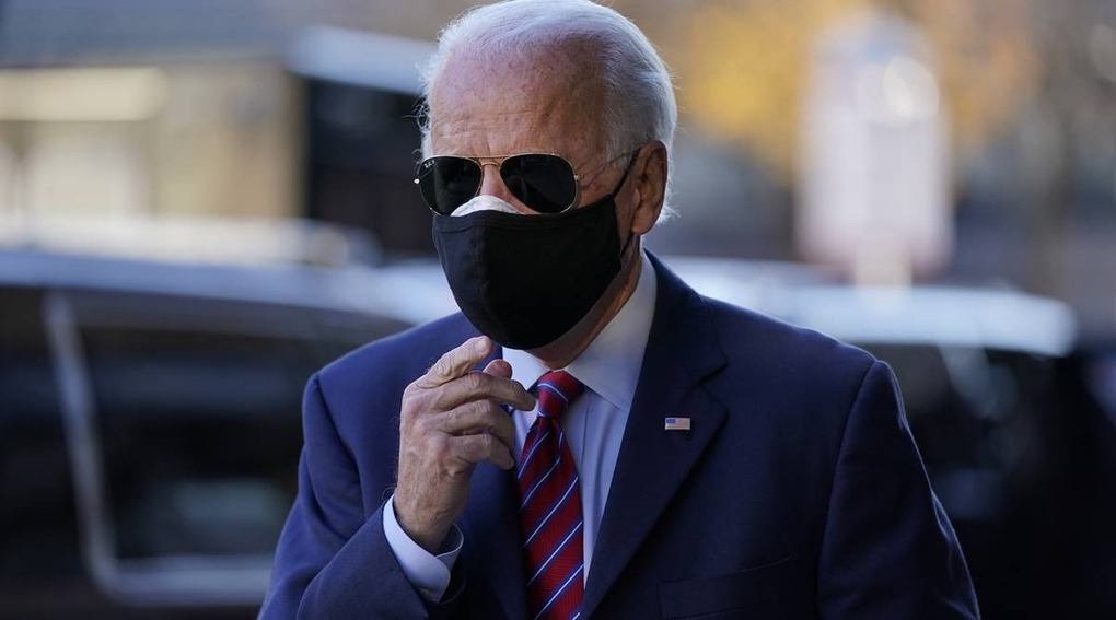 Tiến sĩ Anthony Fauci khuyến nghị người Mỹ đeo 2 khẩu trang