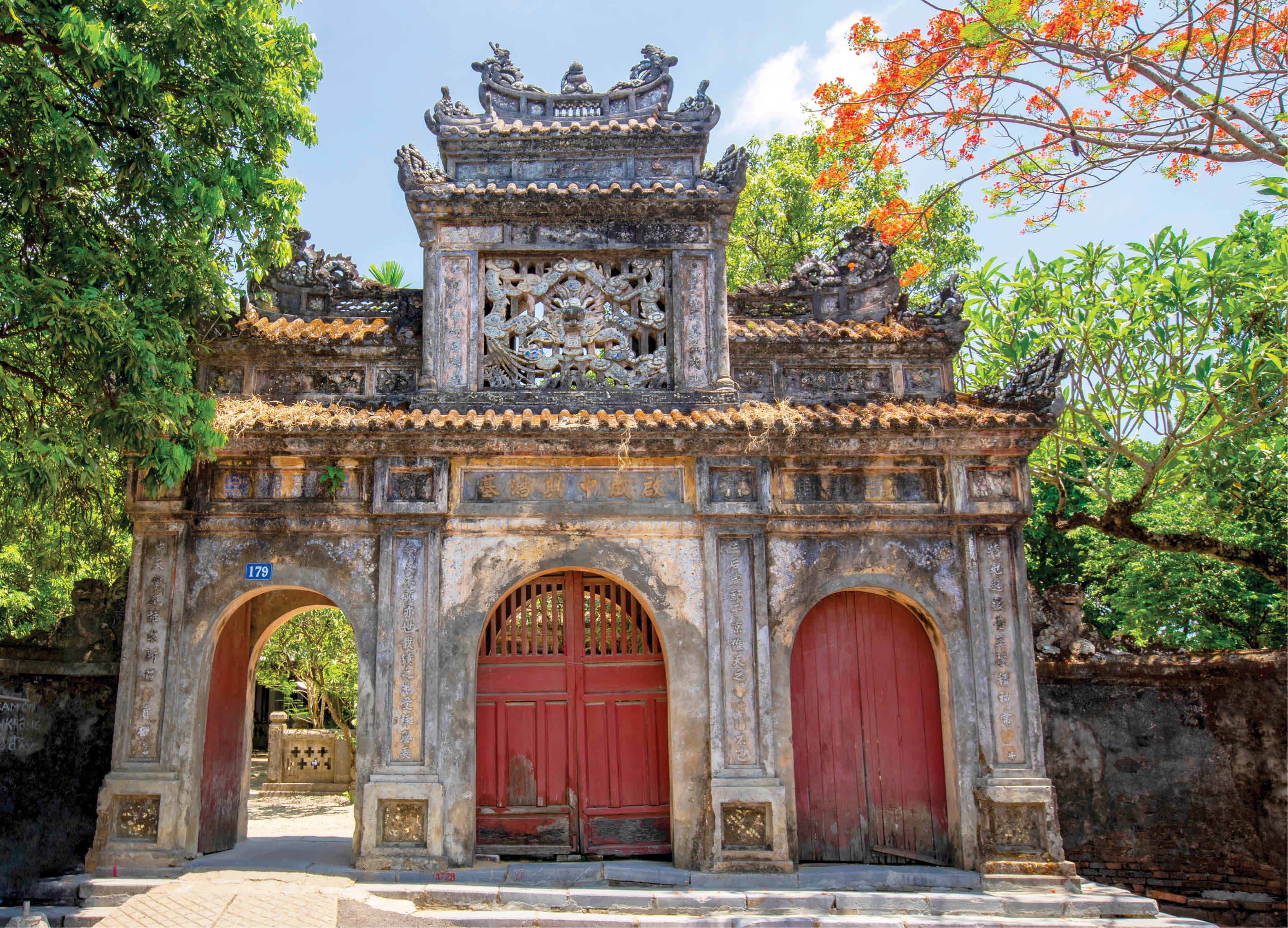 Mở những cánh cửa