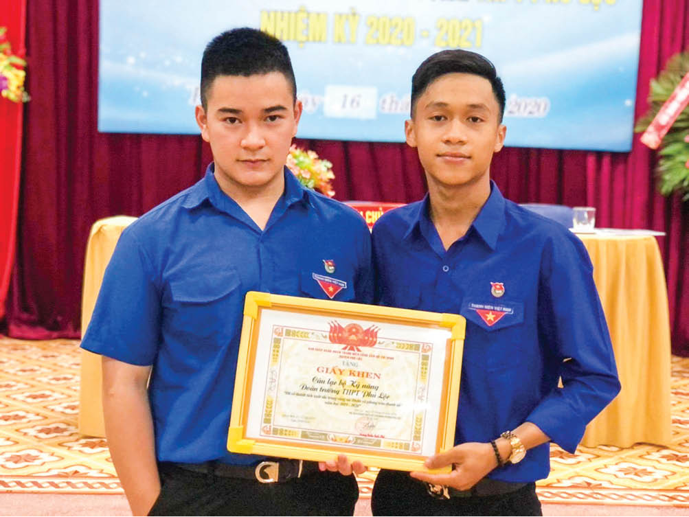 “Viết” tiếp ước mơ đến​​​​​​​ giảng đường