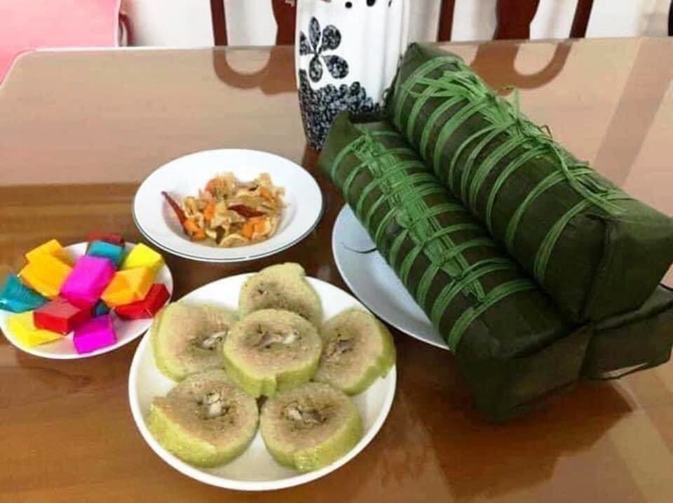 Bánh tét làng Chuồn vào Nam đón Tết
