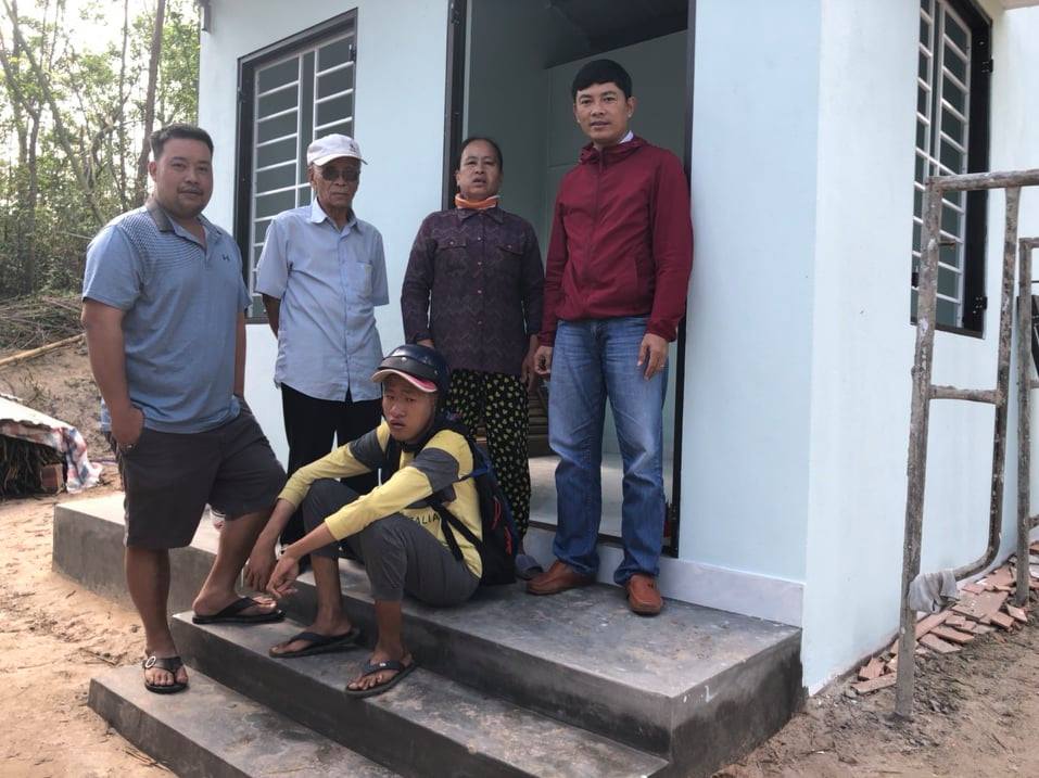 Bàn giao ngôi nhà trị giá 80 triệu đồng cho gia đình bà Đặng Thị Đáng