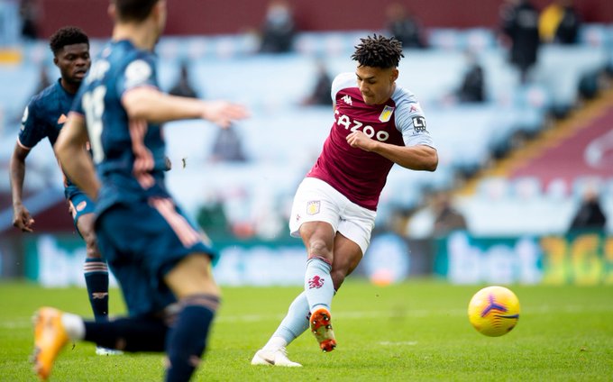 Cedric mắc sai lầm, Arsenal thua trận thứ 2 liên tiếp