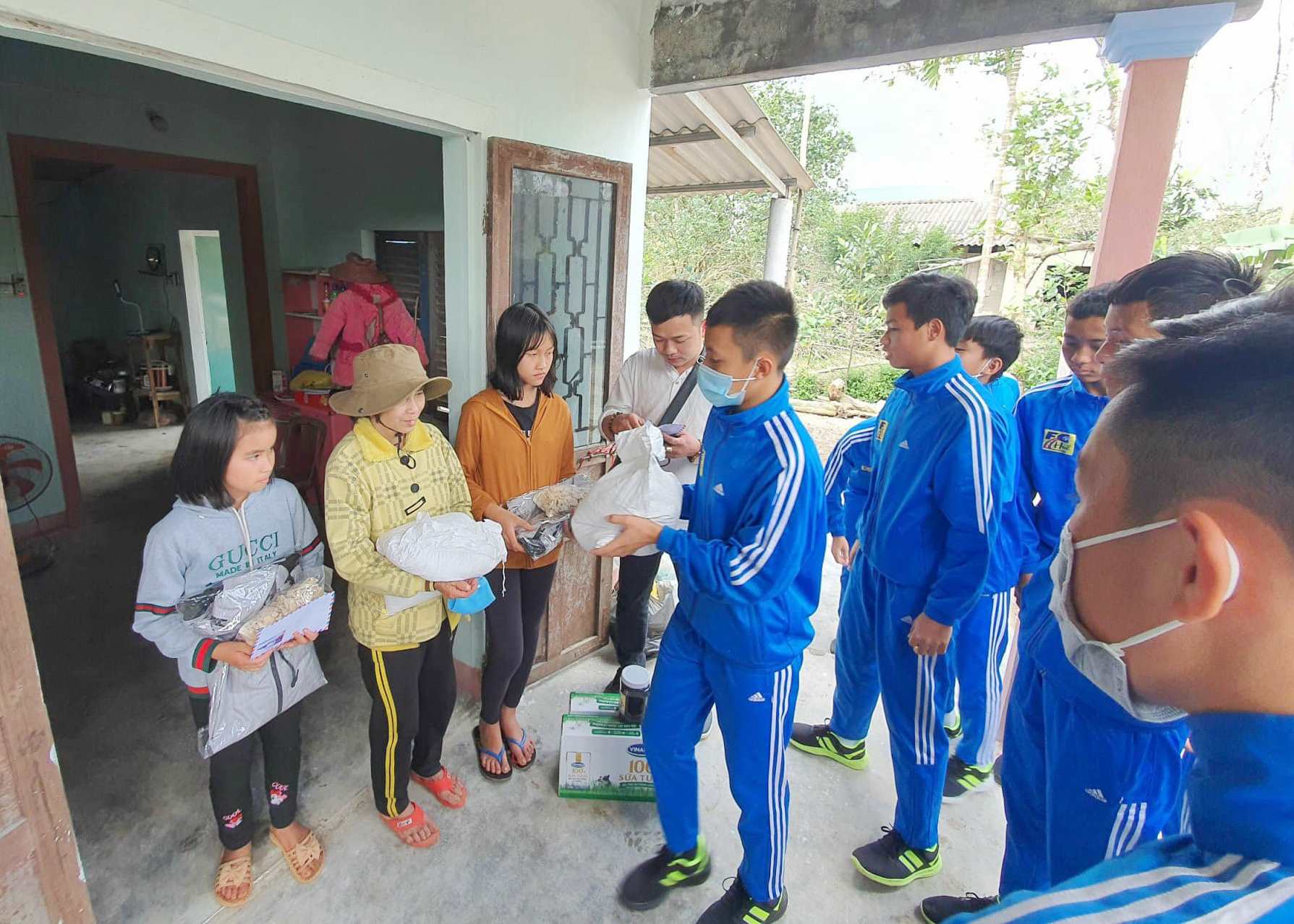 Những chân sút “nhí” lan tỏa tinh thần thiện nguyện