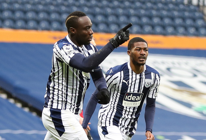 Để West Brom cầm hòa, Quỷ đỏ bị Man xanh cho “ngửi khói”