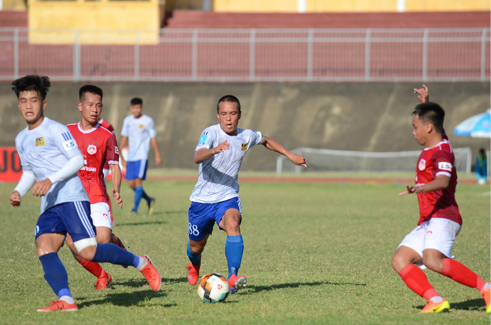 Để bóng đá Huế “sang trang”