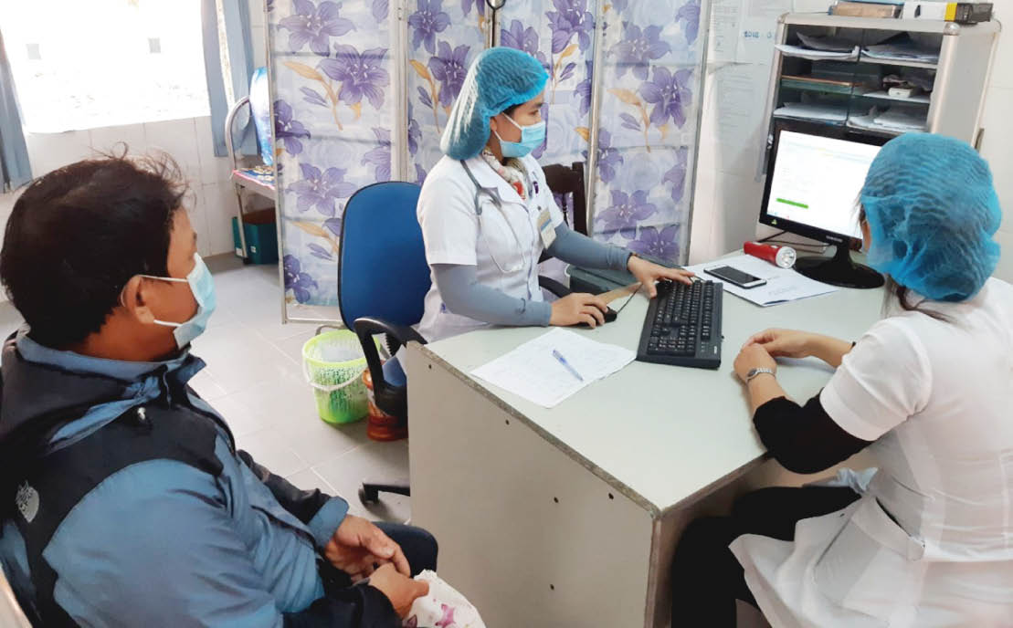 Đơn giản hóa thủ tục, ứng dụng công nghệ vào khám, chữa bệnh