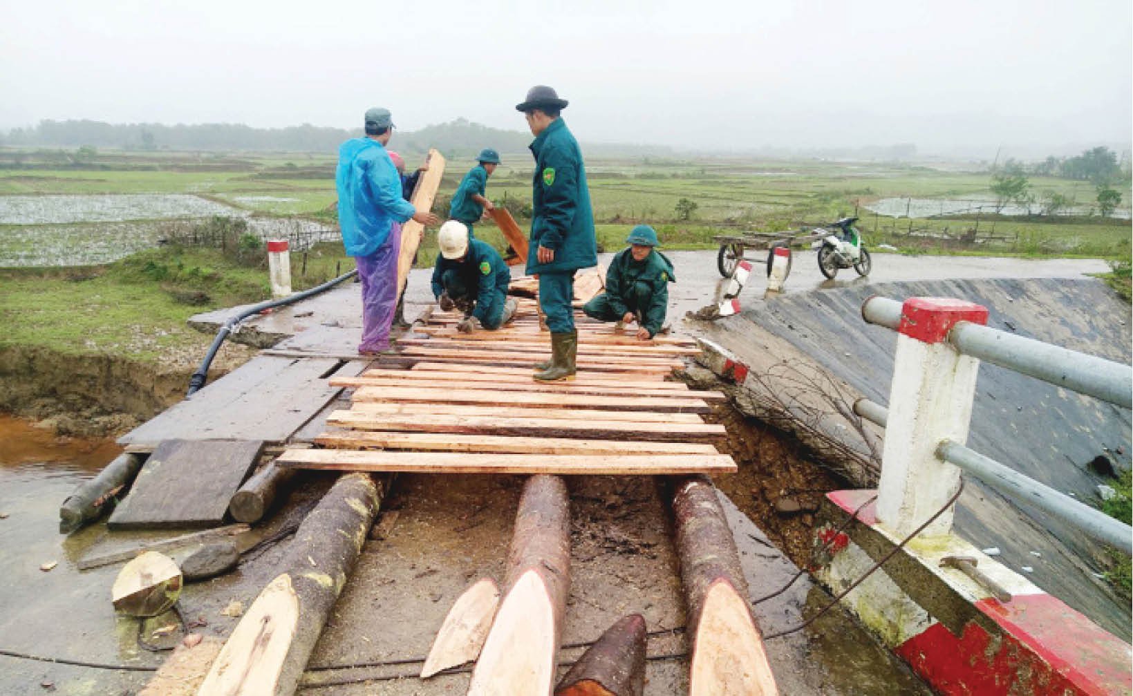 Cầu hỏng sau hơn 3 tháng đưa vào sử dụng