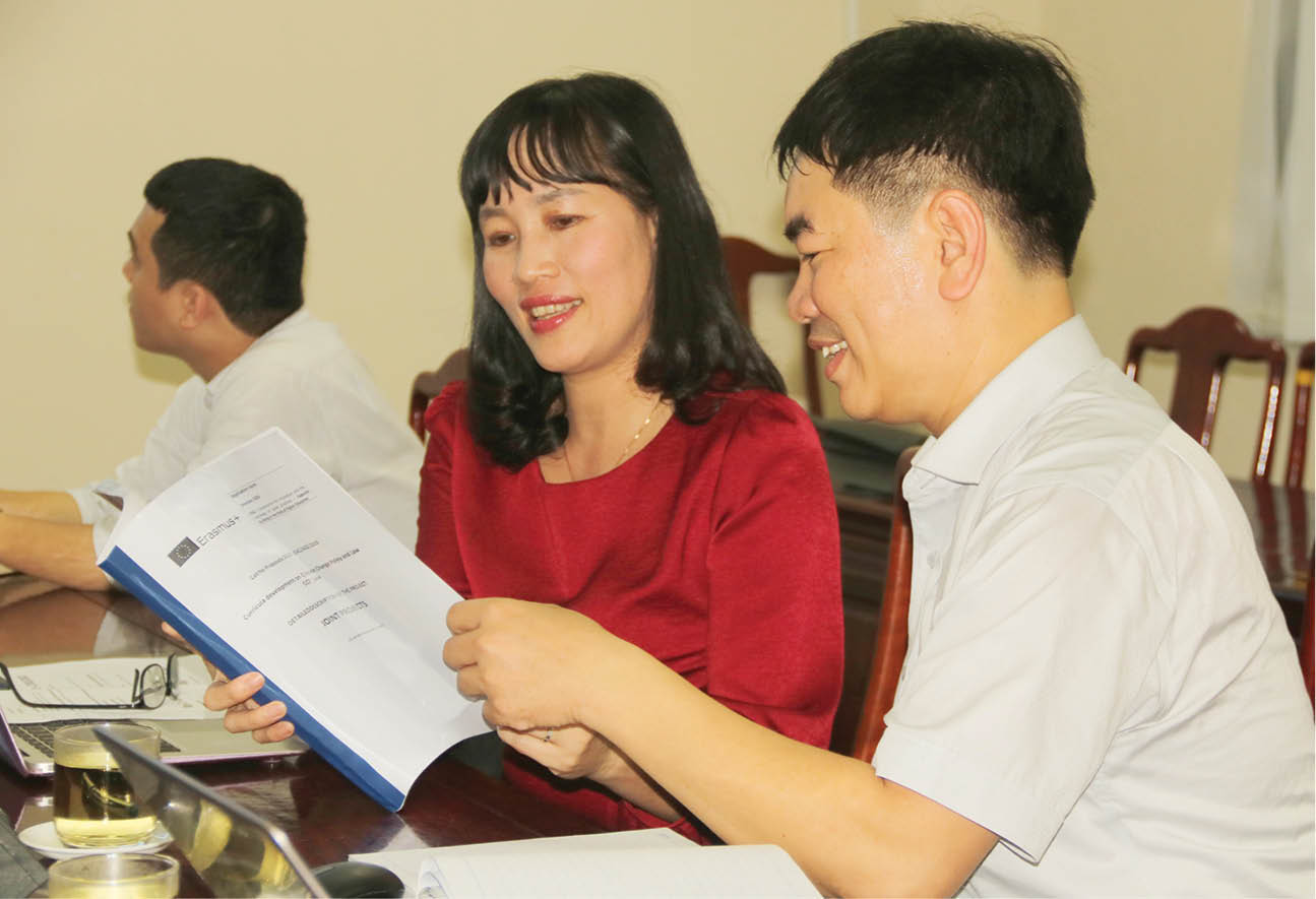 Hợp tác quốc tế thích ứng với bối cảnh dịch COVID-19