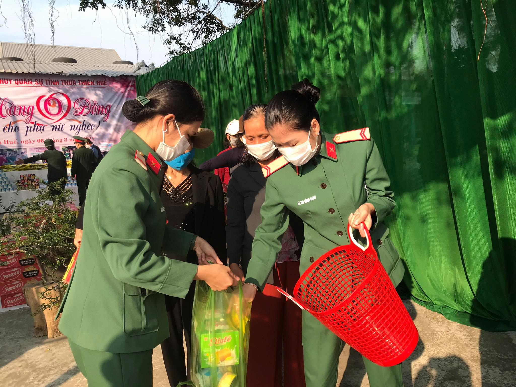 Gian hàng 0 đồng dành cho phụ nữ nghèo