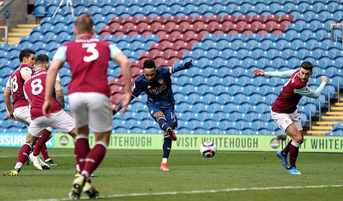 Xhaka tấu hài, Pháo thủ chôn chân ở vị trí thứ 10