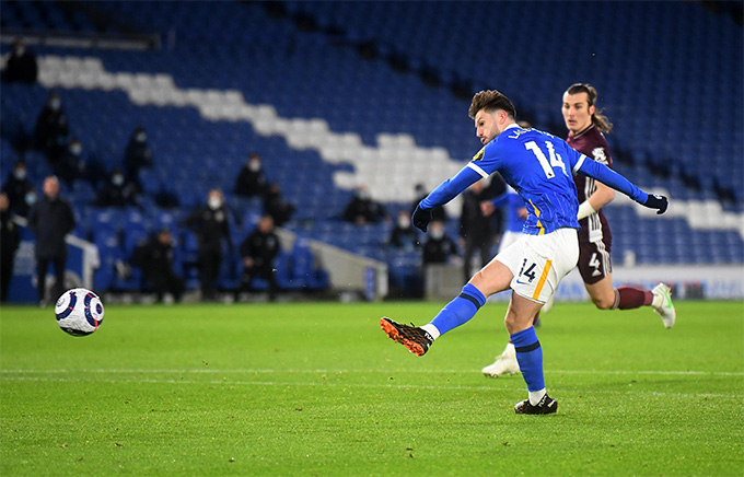 Lội ngược dòng ấn tượng, Bầy cáo tạm vươn lên nhì bảng