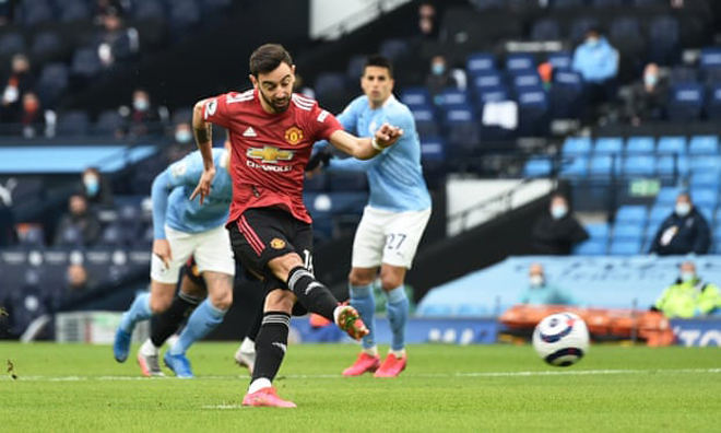 Đá như đồng nhập, Man đỏ chặn đứng chuỗi thắng của Man xanh