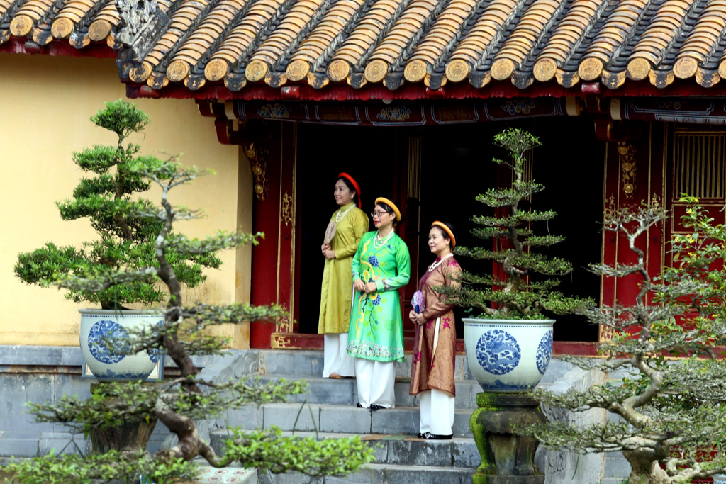 Half-priced entrance fee to heritage sites for tour visitors