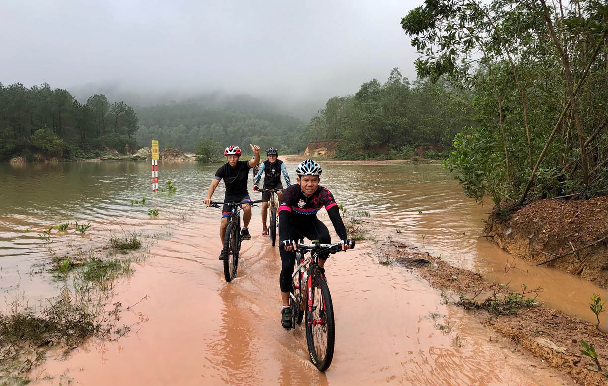 Vượt núi với mountain bike