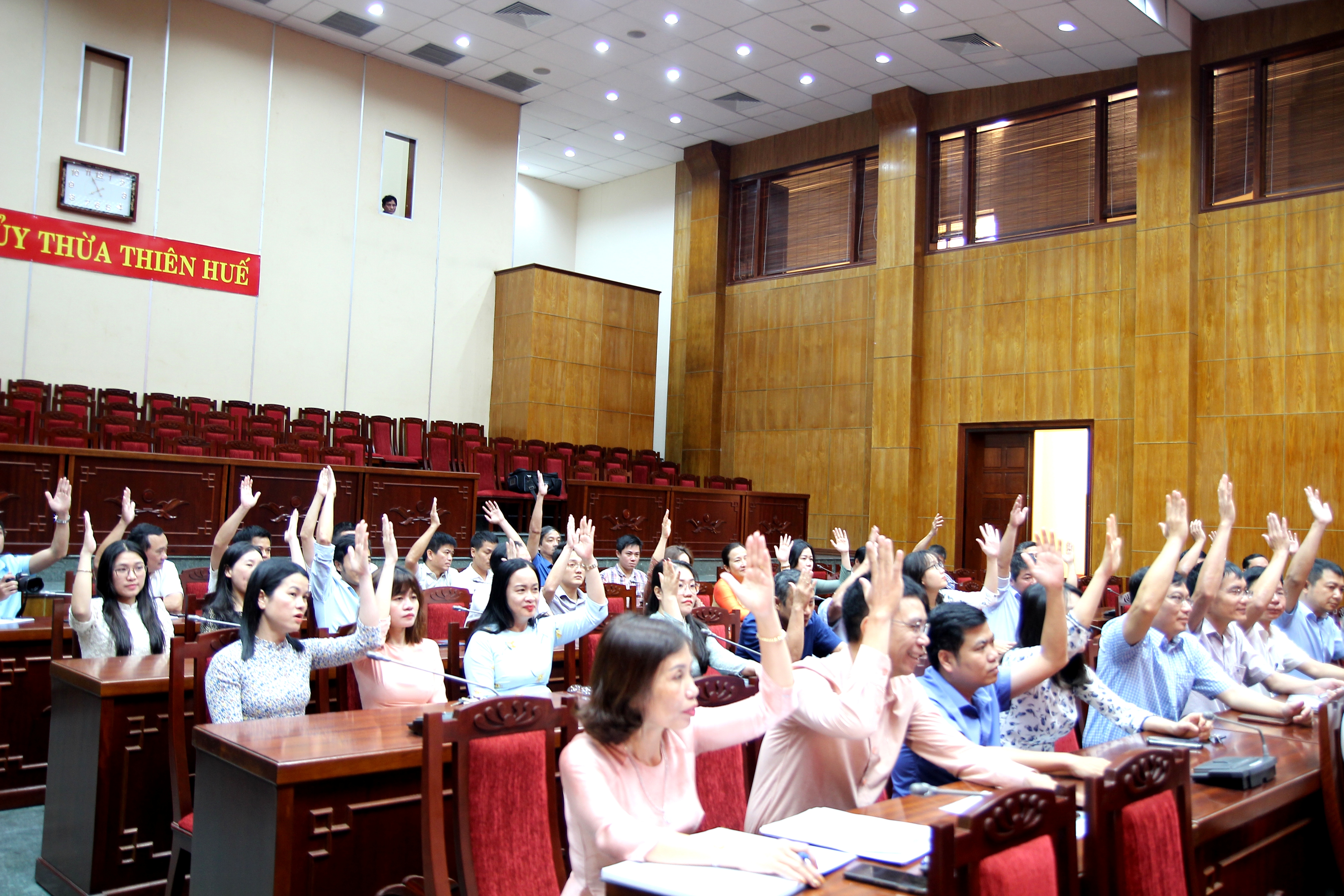 100 cử tri thống nhất giới thiệu ông Lê Trường Lưu ứng cử đại biểu Quốc hội khóa XV và HĐND tỉnh khóa VIII