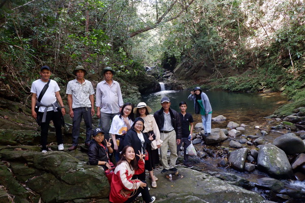 Improving tourism presentation skills to serve visitors at Bach Ma