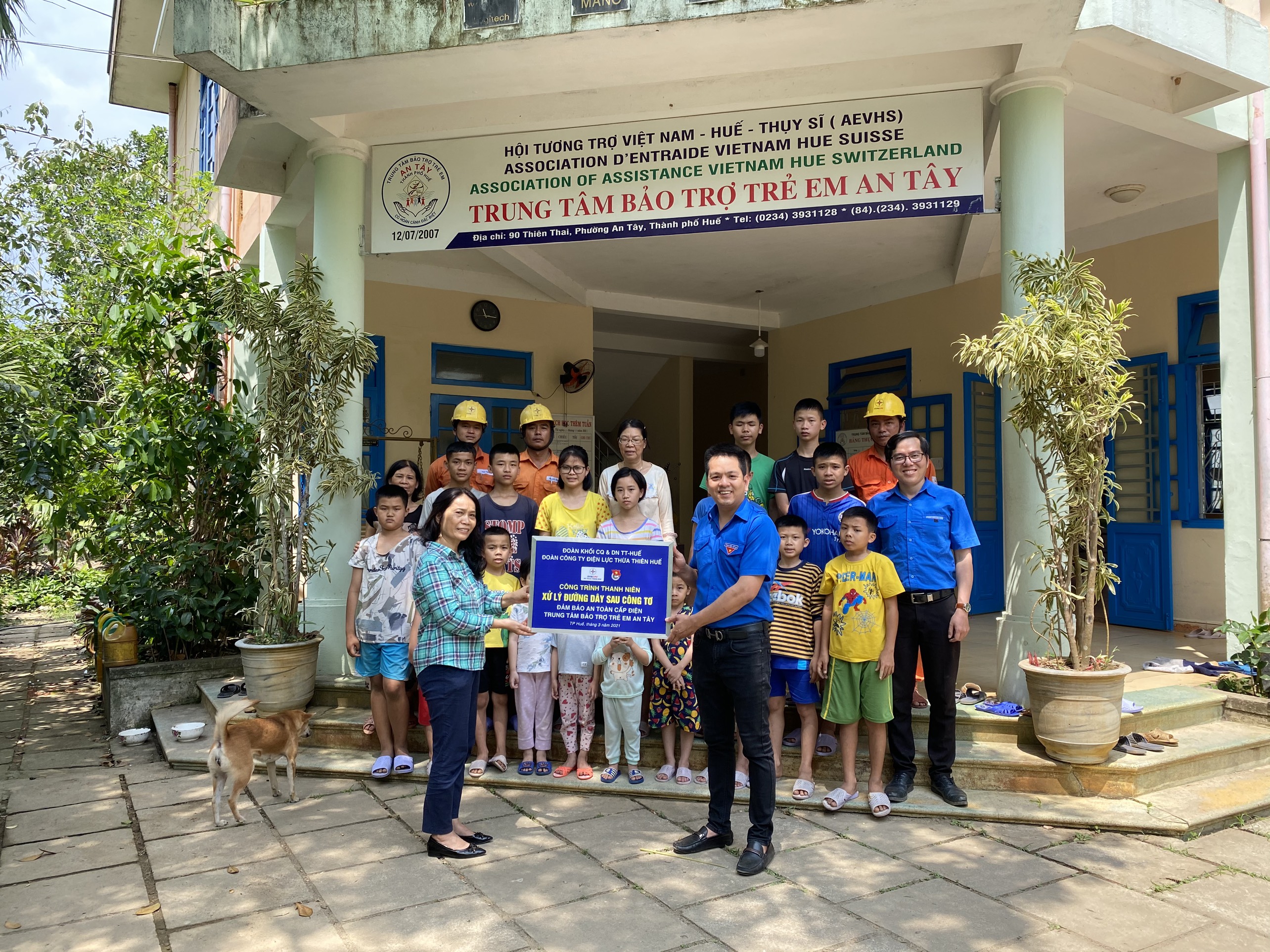 Xử lý đường dây sau công tơ cho Trung tâm Bảo trợ trẻ em An Tây
