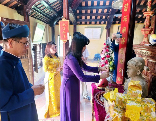 Thurifying to Dang Huy Tru on the occasion of Vietnamese Photography’s Day