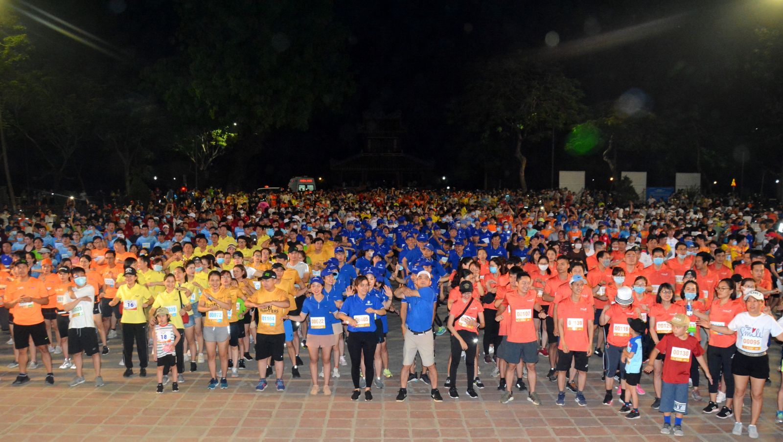 Over 4,000 people run for the community  the development of reading culture