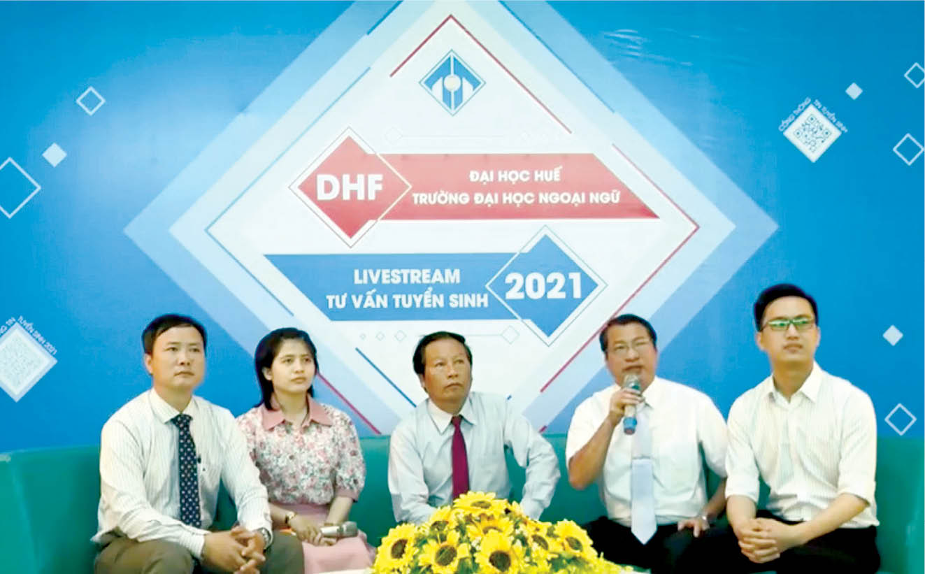 Livestream tư vấn tuyển sinh gắn với hướng nghiệp