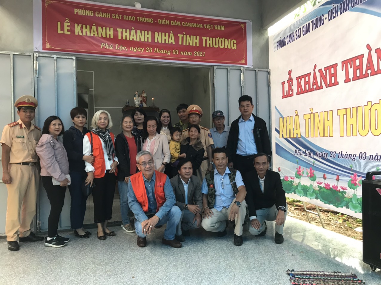 Khánh thành, bàn giao nhà tình thương cho 2 hộ nghèo