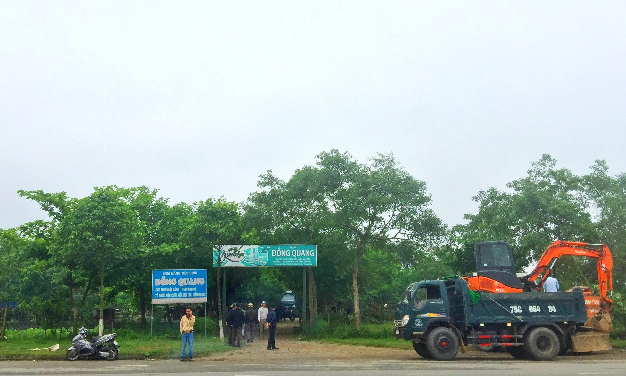 Hương Thủy Hỗ trợ người dân tháo dỡ tài sản để bàn giao mặt bằng