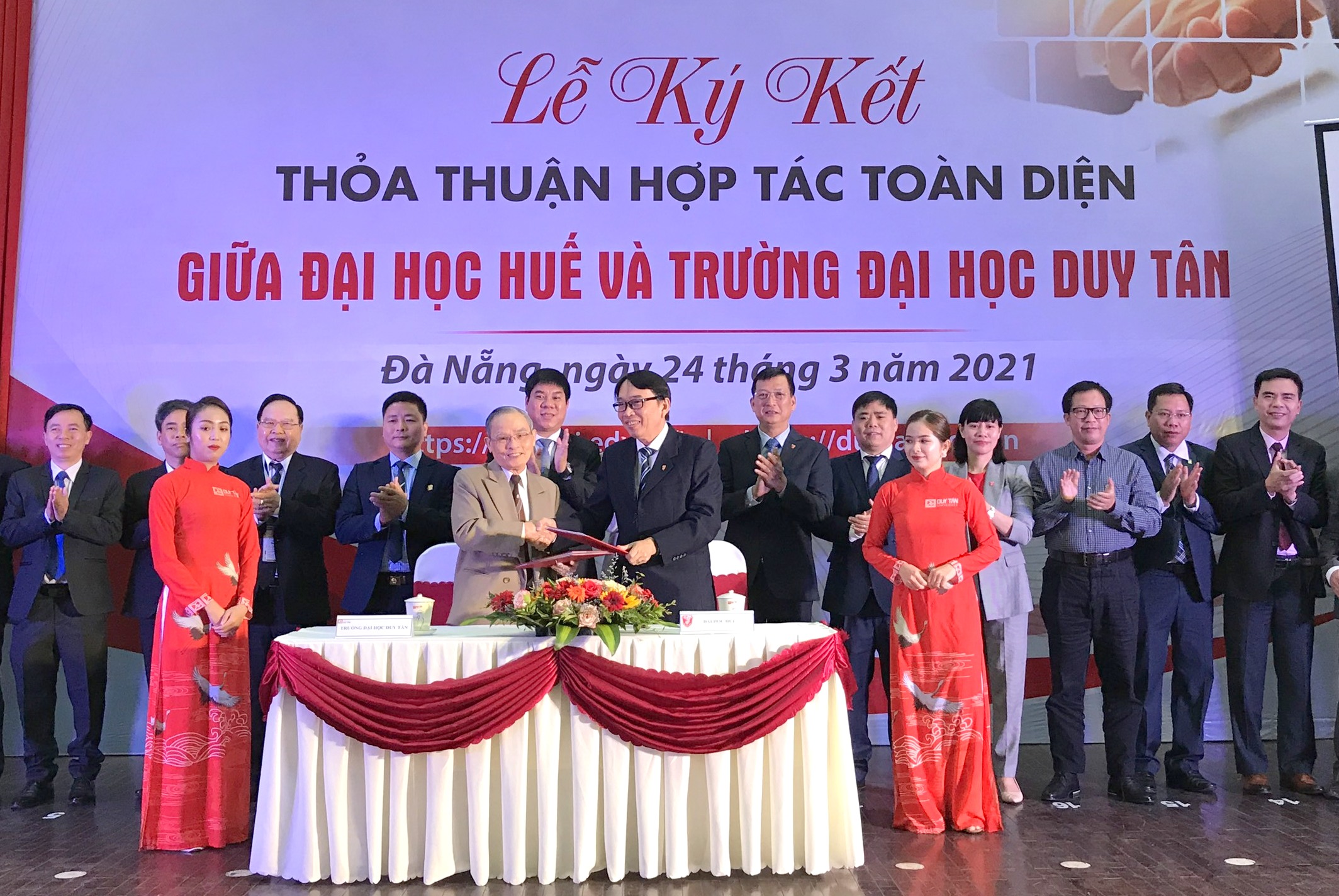 Đại học Huế hợp tác toàn diện với Trường đại học Duy Tân