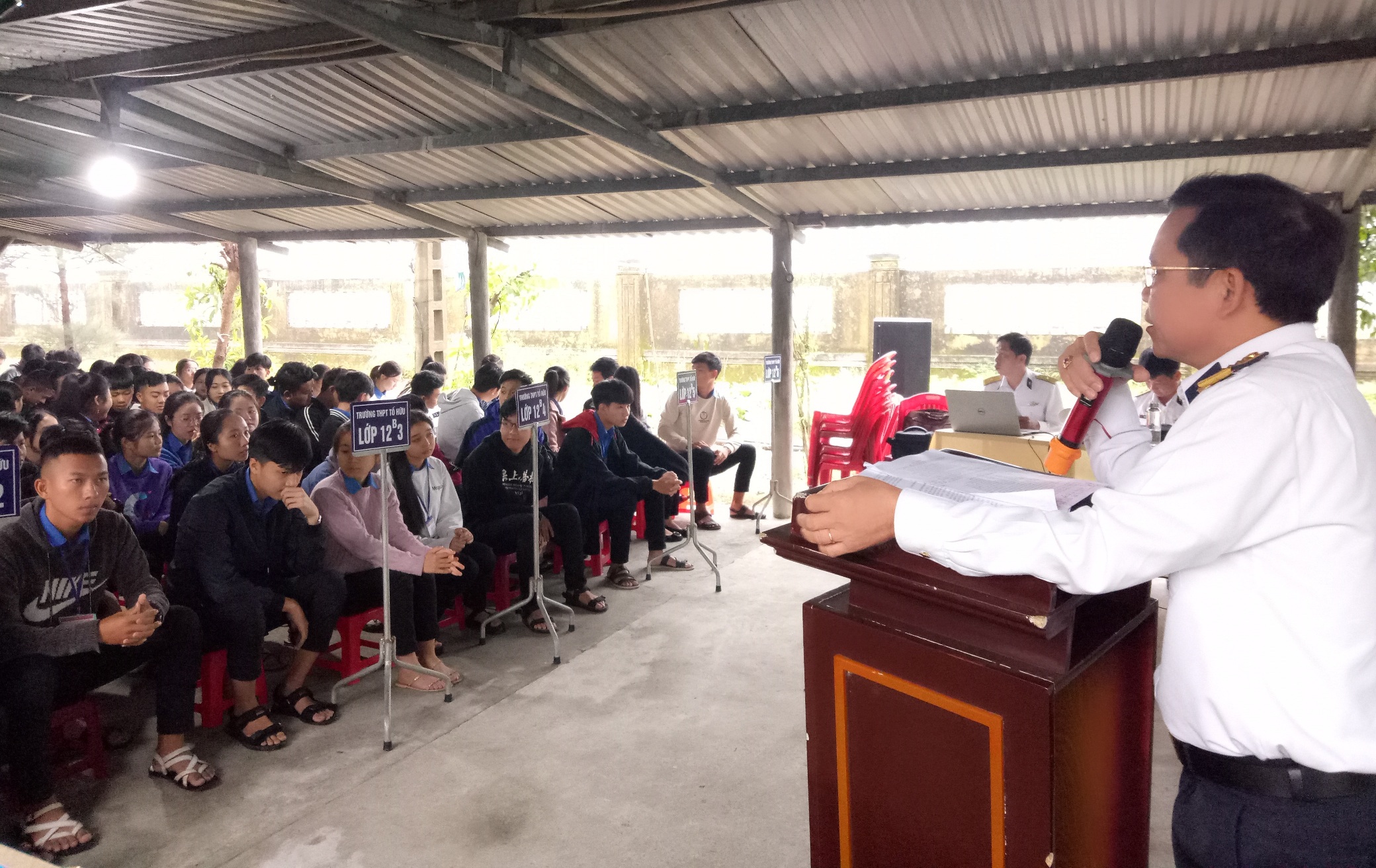 Tuyên truyền thu hút nhân lực vào Quân chủng Hải quân