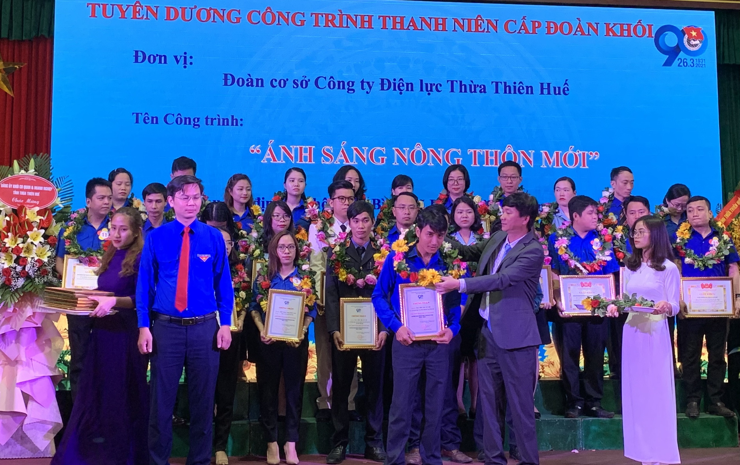 Tuyên dương các tập thể, cá nhân tiêu biểu trong phong trào Đoàn