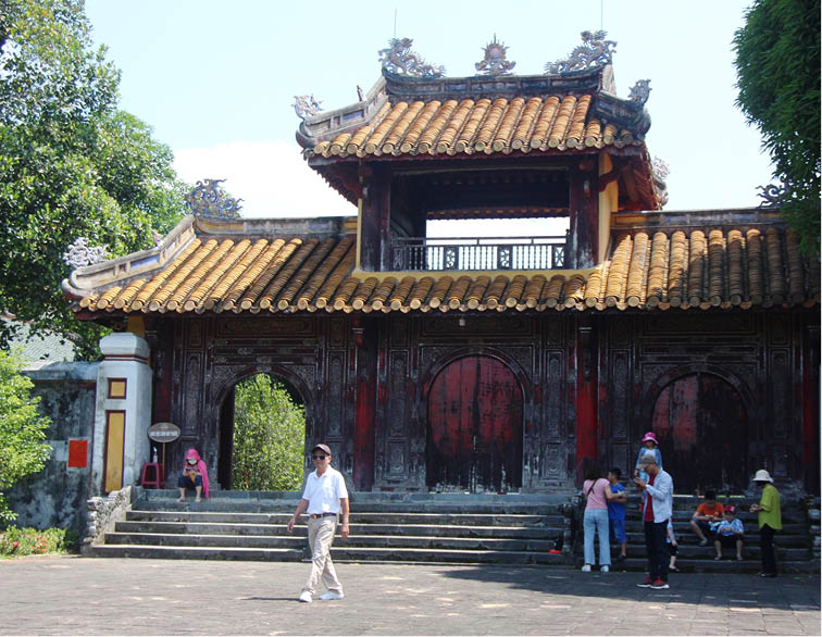 Charming scene at the mausoleum of Nguyen dynasty’s founder