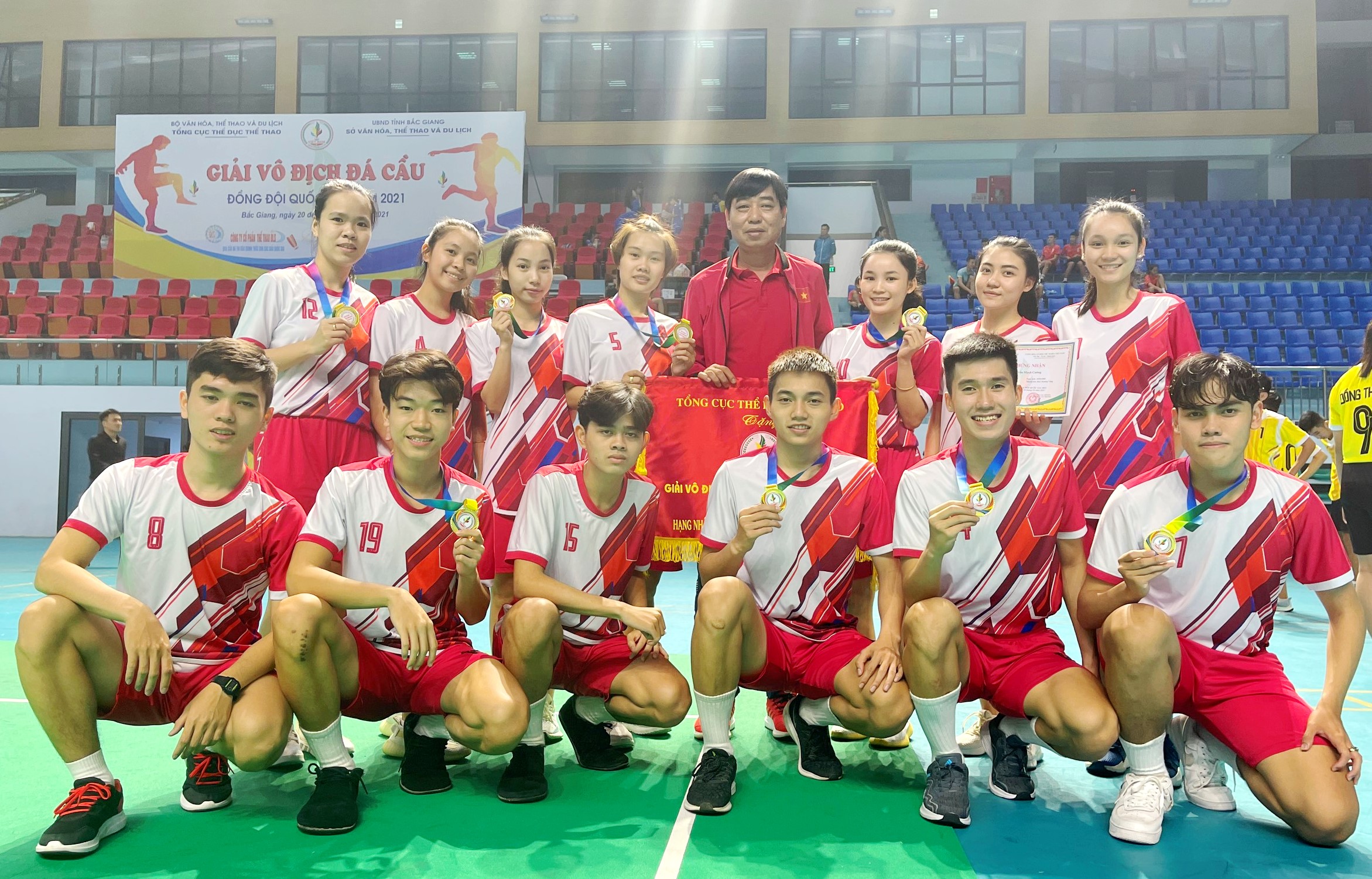 Đá cầu giành huy chương vàng may xưa cho thể thao Huế trong năm 2021