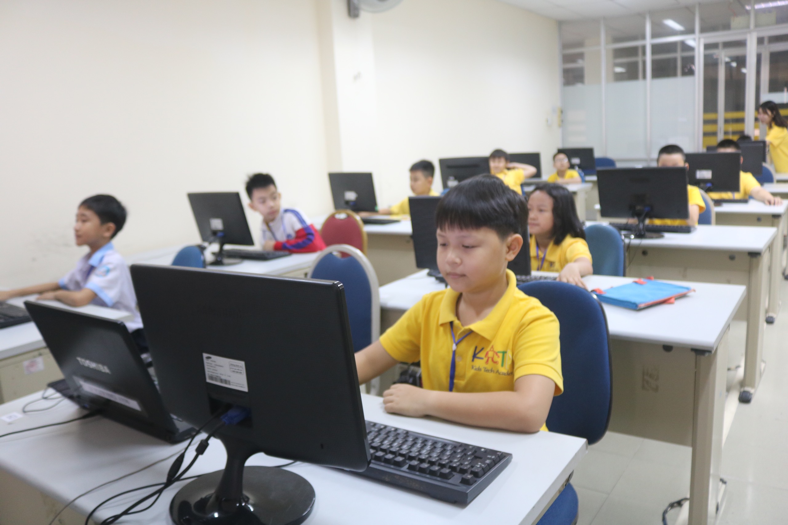 110 thí sinh tham gia Cuộc thi Robotacon lần thứ III