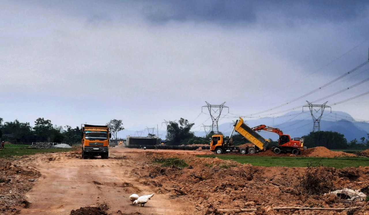 Tăng nguồn cung đất san lấp