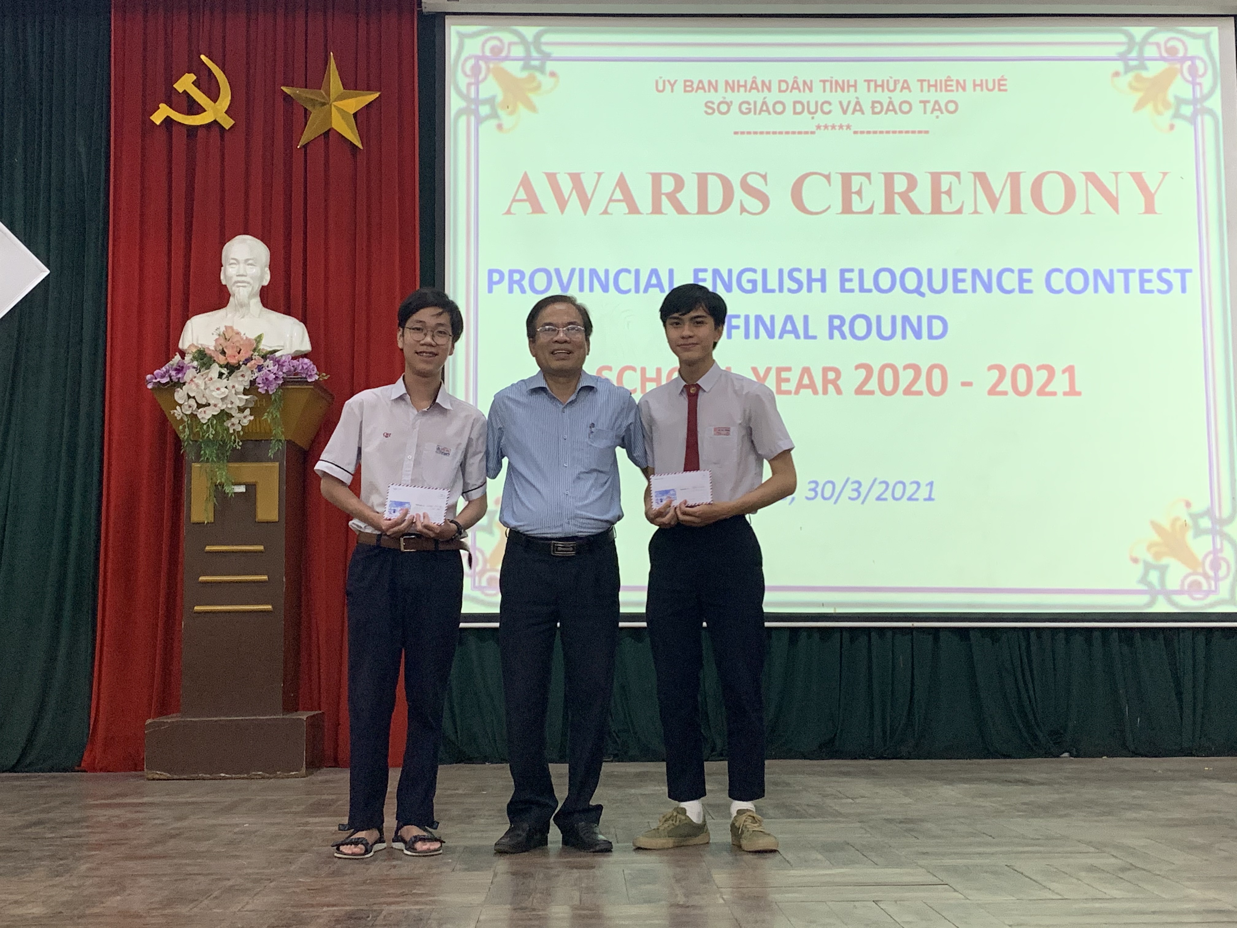 Trao giải cuộc thi Hùng biện tiếng Anh cấp tỉnh khối THPT